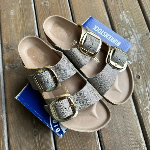 Birkenstock big sales buckle 42